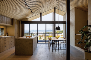 自然と調和し、四季を愉しむ眺望を活かした贅沢な住まい