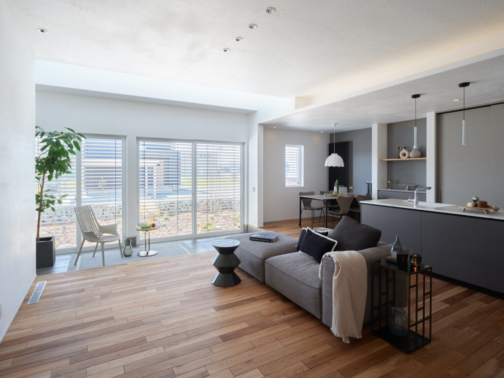 （株）フリーダムデザイン