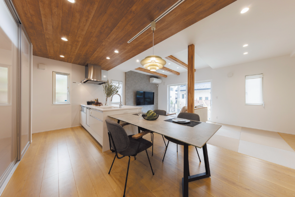 共働きの子育て世代の理想と憧れを叶え末永く家族の幸せと成長を見守る家