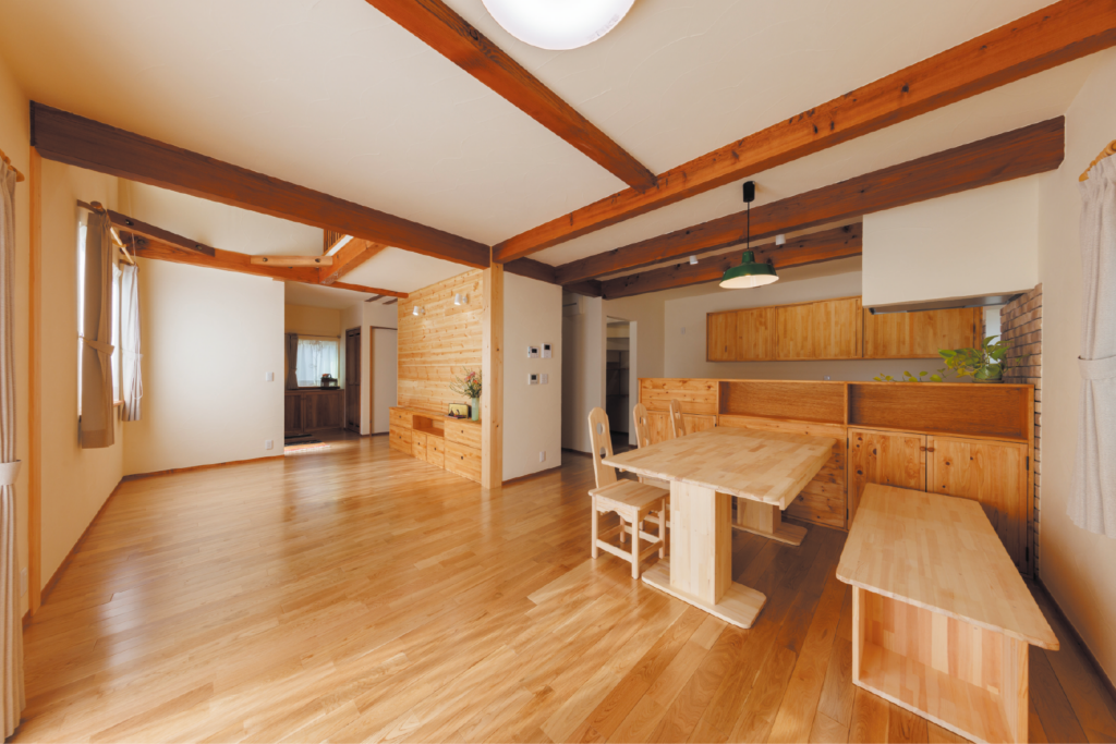 冬の暮らしを楽しみながら、家族が健やかに育つ住まい