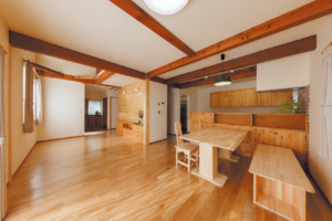 冬の暮らしを楽しみながら、家族が健やかに育つ住まい